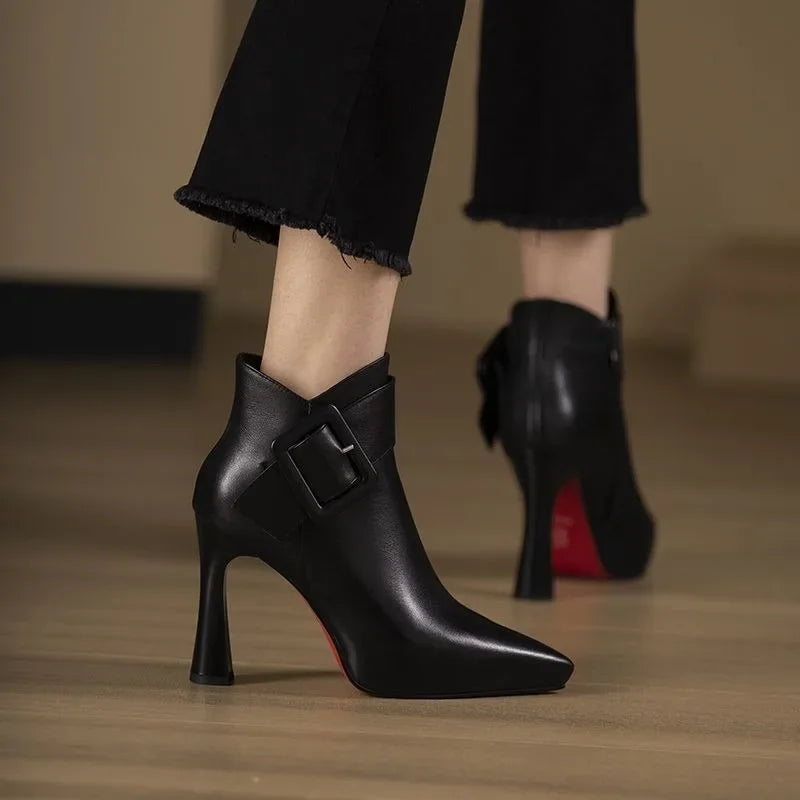 Sorella | Botines Elegantes con Hebilla