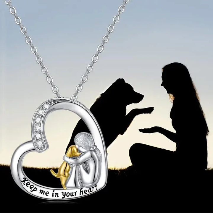 Collana con cuore in argento con cane e pietre di zirconia